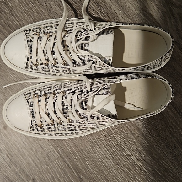 GIVENCHY WHITE SNEAKERS - Picture 7 of 13